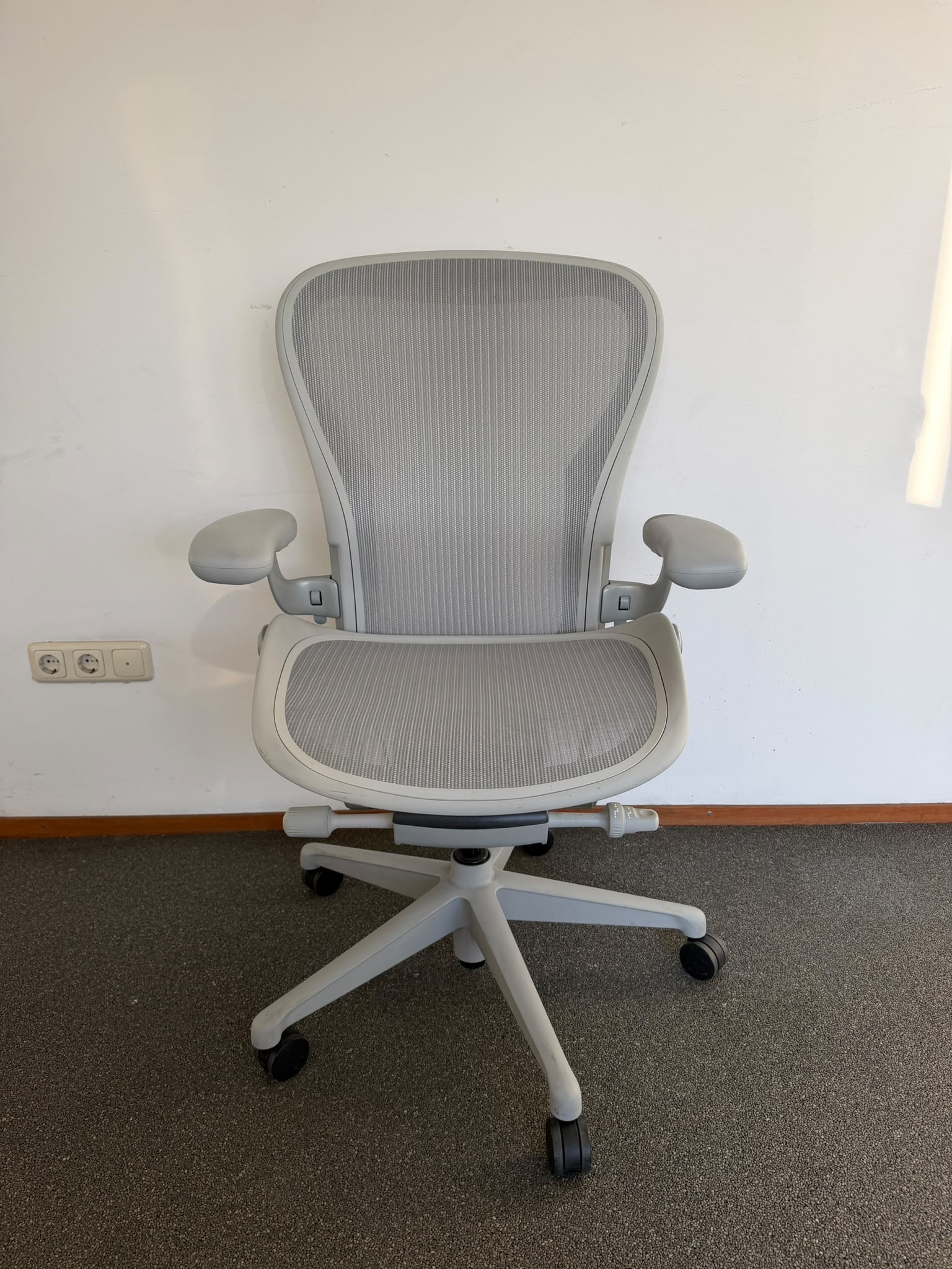 Herman Miller Aeron Remastered Mineral C - 002